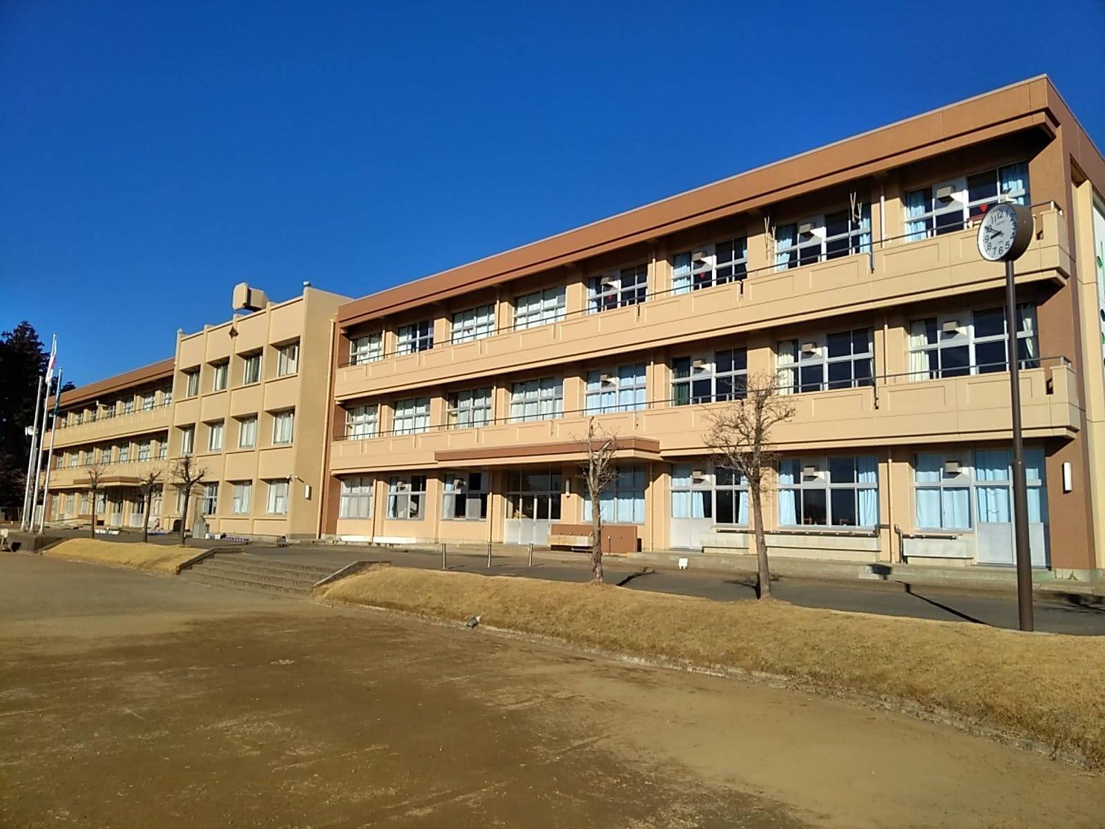 上中妻小学校外壁改修工事／水戸市