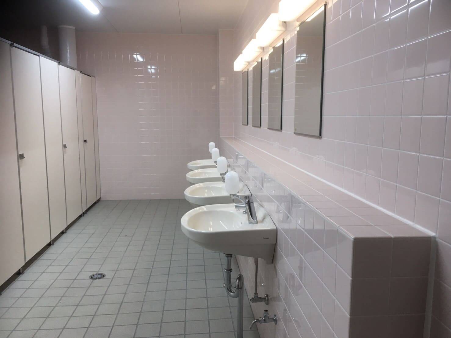 卸売市場中央棟トイレ改修工事／水戸市