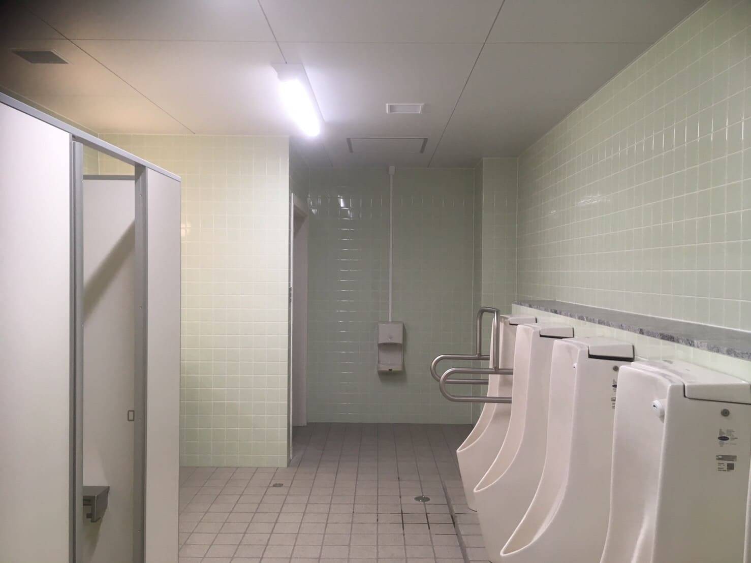 卸売市場中央棟トイレ改修工事／水戸市