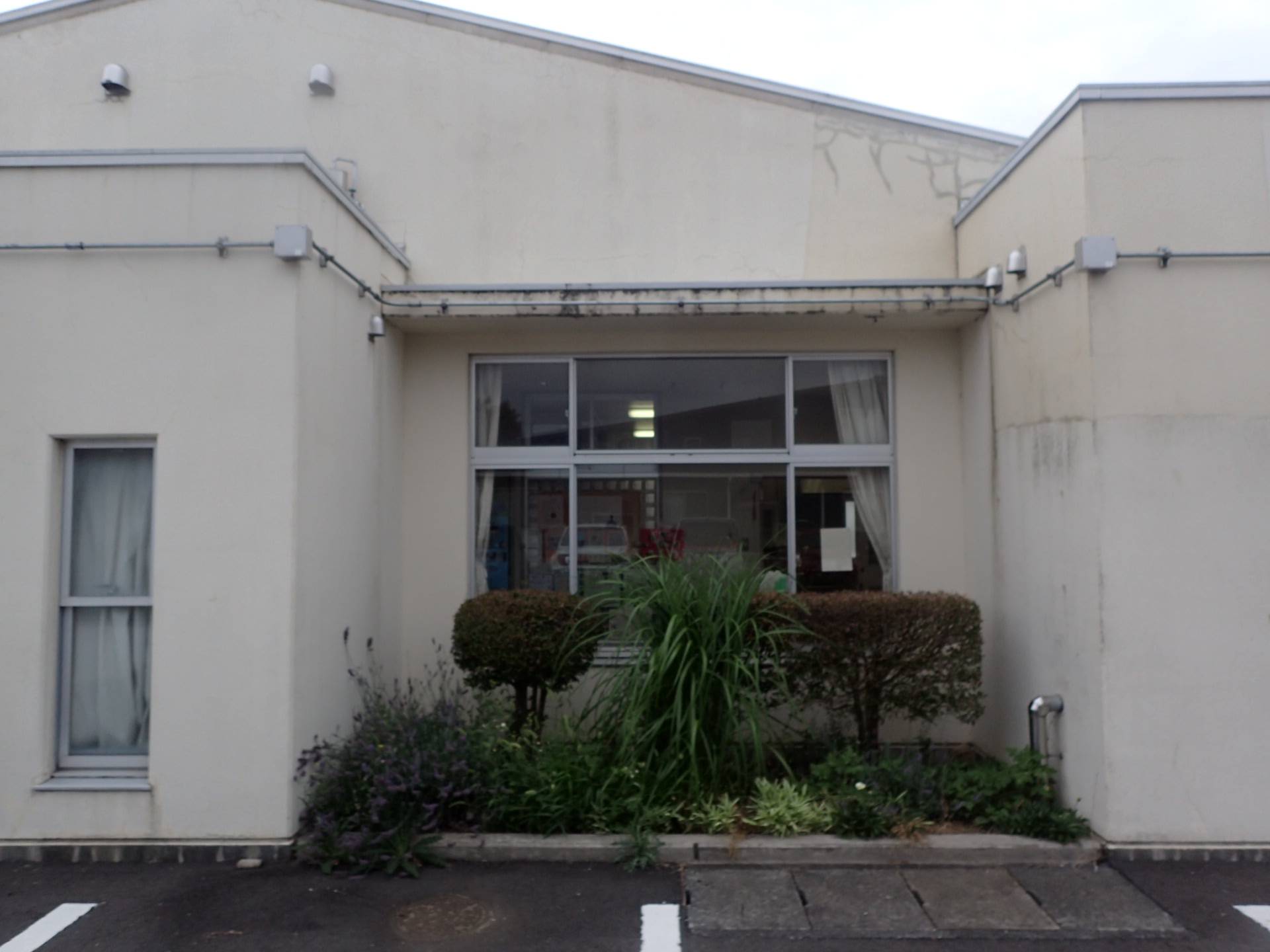 県立水戸聾学校早期教育棟外壁塗装改修工事／茨城県立水戸聾学校長