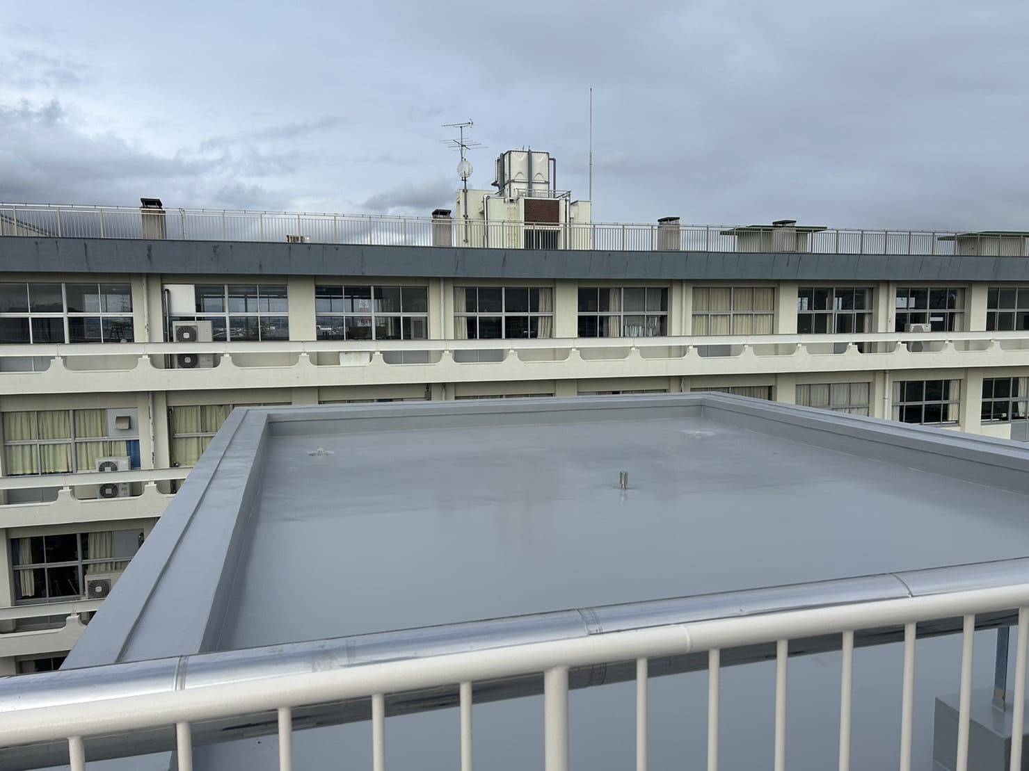 水戸第三高校普通教室棟屋上防水他改修工事／茨城県
