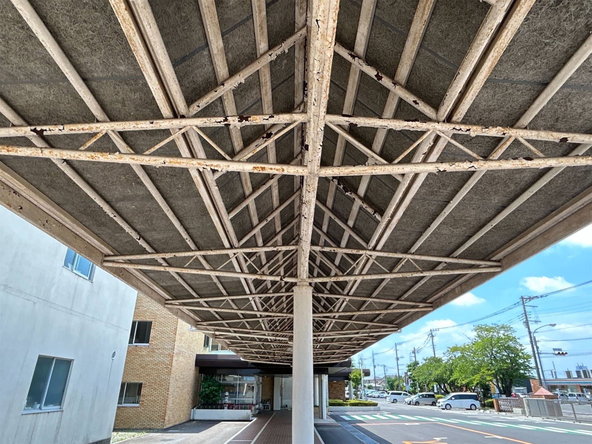 水戸特別支援学校バスターミナル屋根塗装改修工事／県立水戸特別支援学校