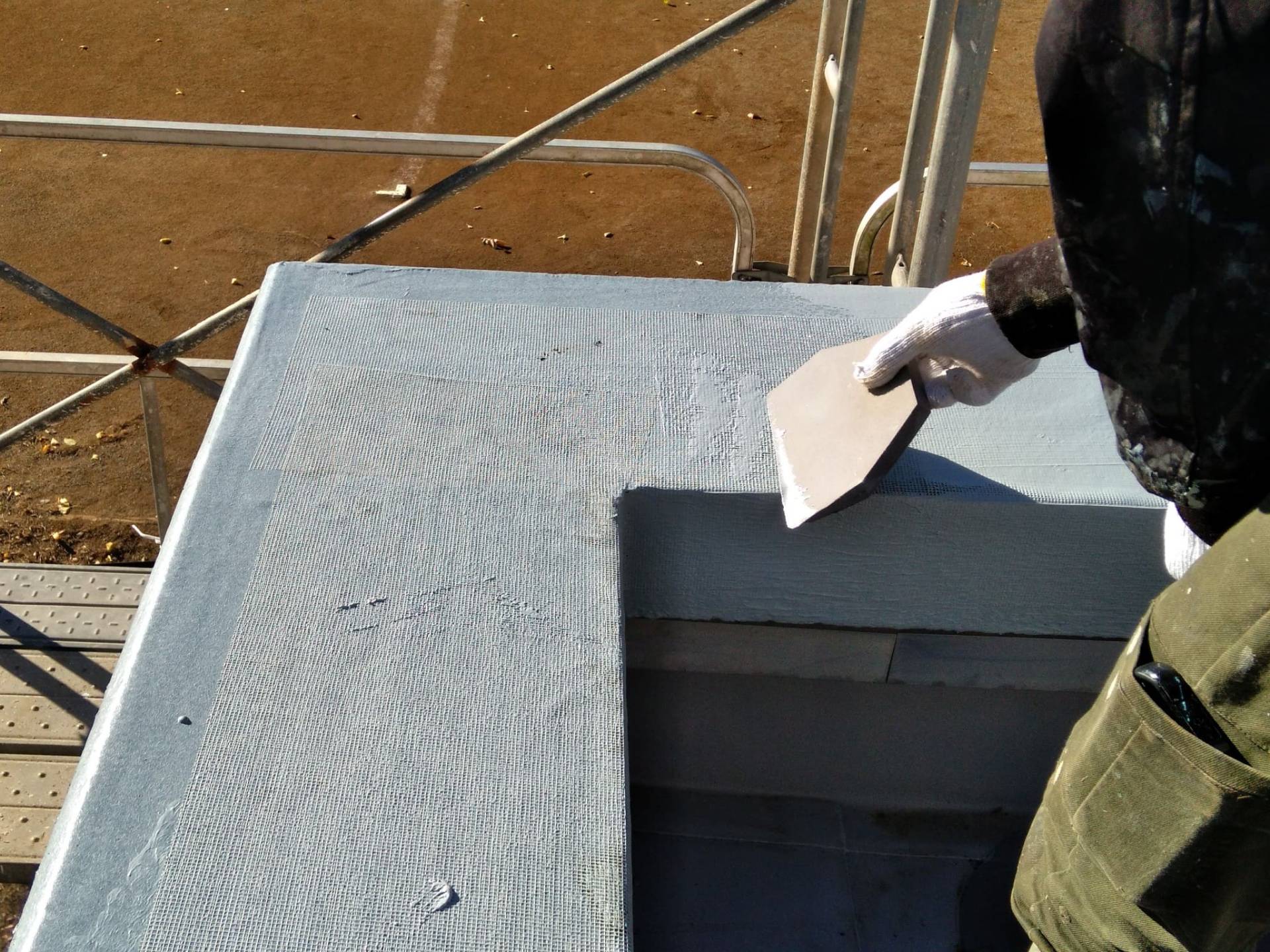 第一中学校特別教室棟屋上防水改修工事／水戸市長