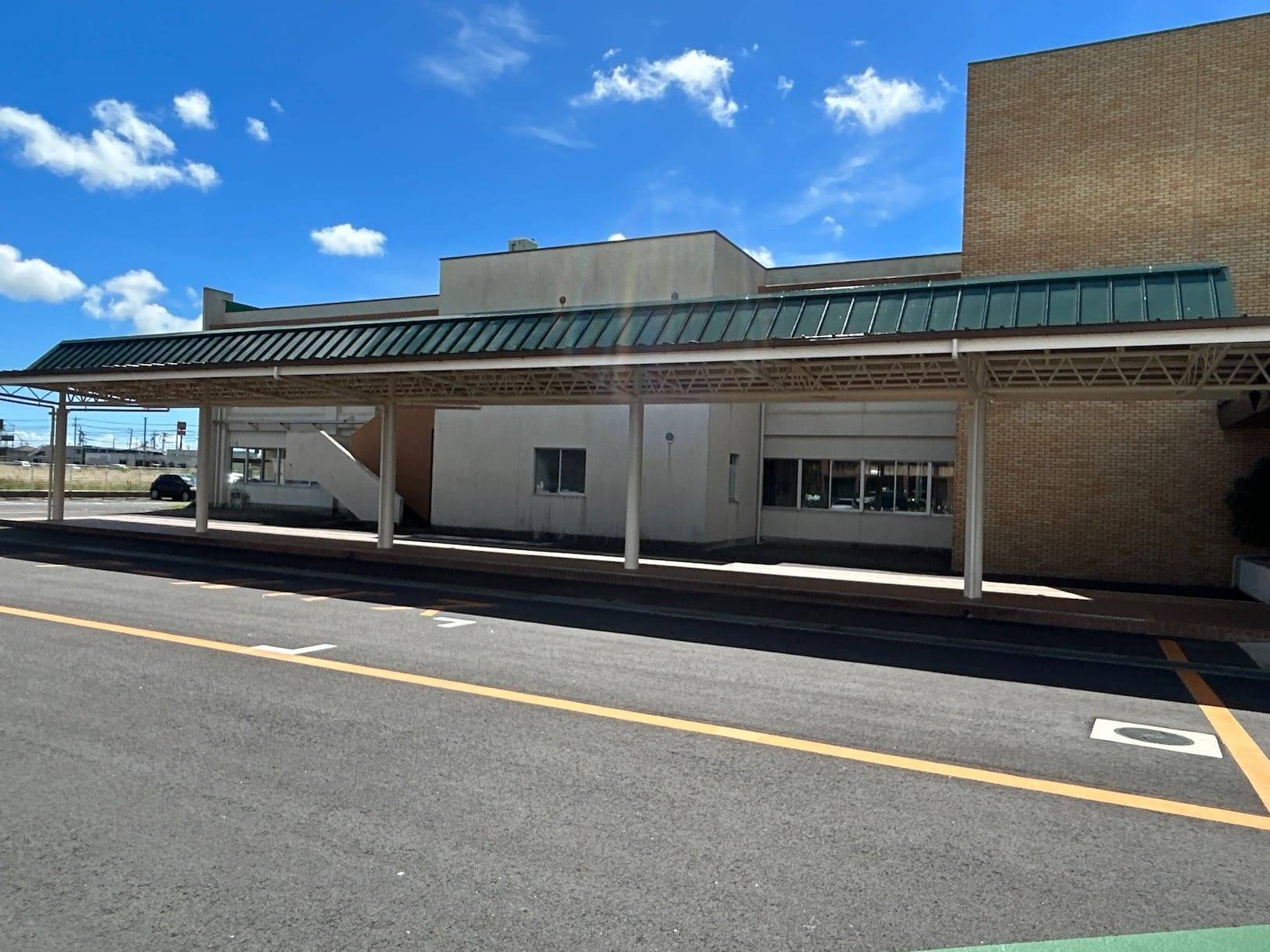 水戸特別支援学校バスターミナル屋根塗装改修工事／県立水戸特別支援学校