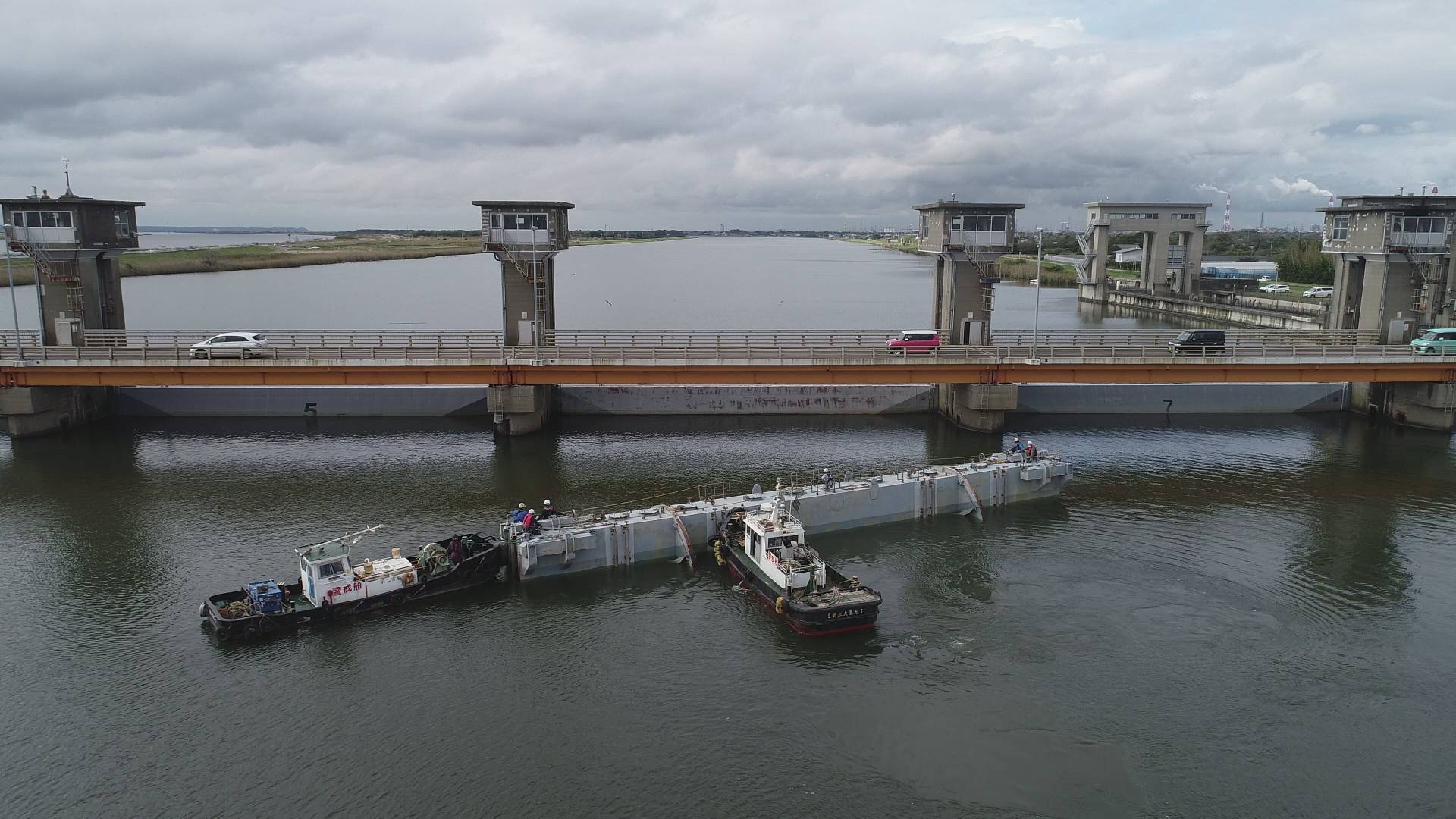 R３常陸川水門外塗装工事／国土交通省 関東地方整備局 霞ヶ浦河川事務所／難工事功労表彰【常陸川水門6号ゲート】【新横利根閘門】