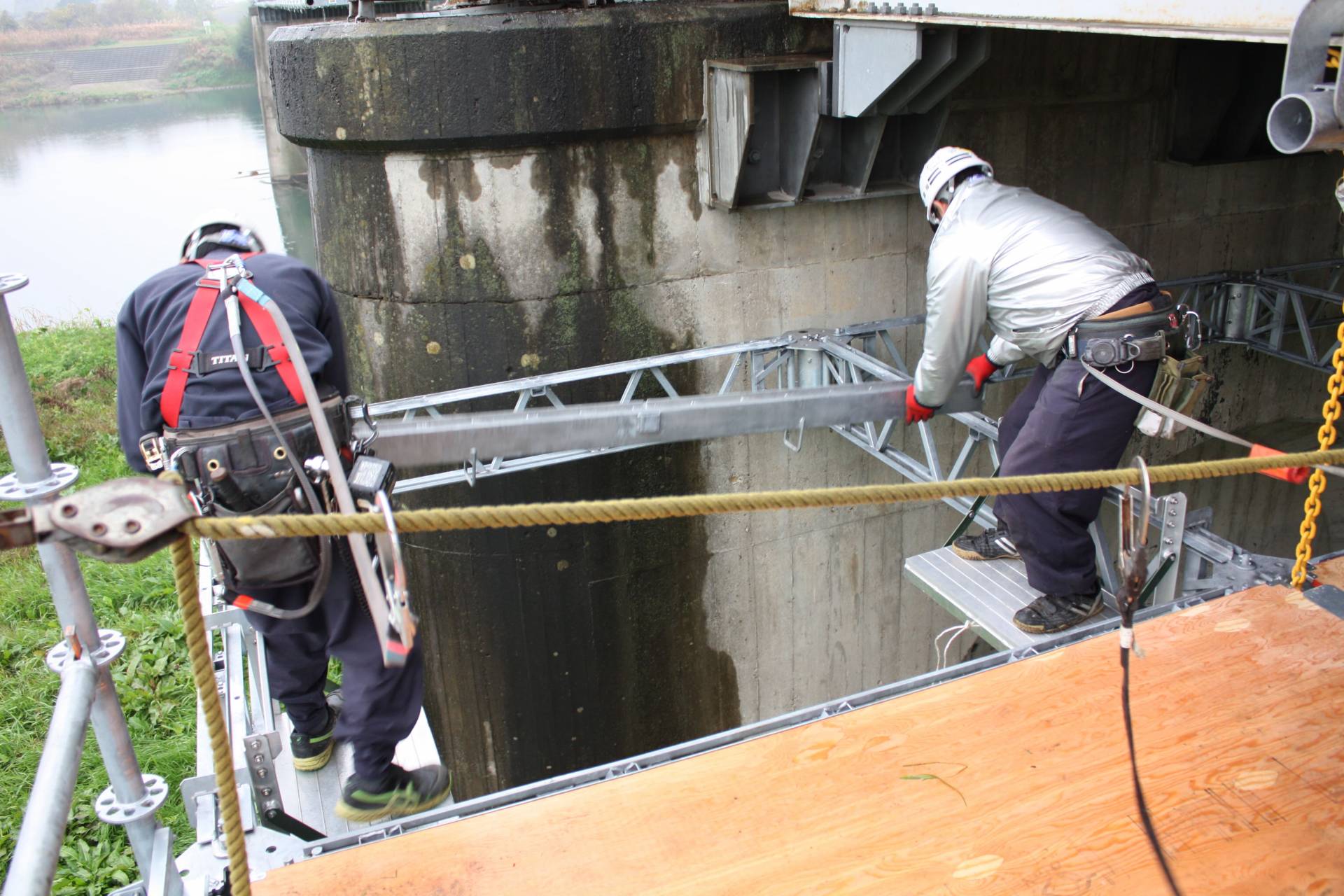 千歳橋再塗装工事（その４）／茨城県水戸土木事務所
