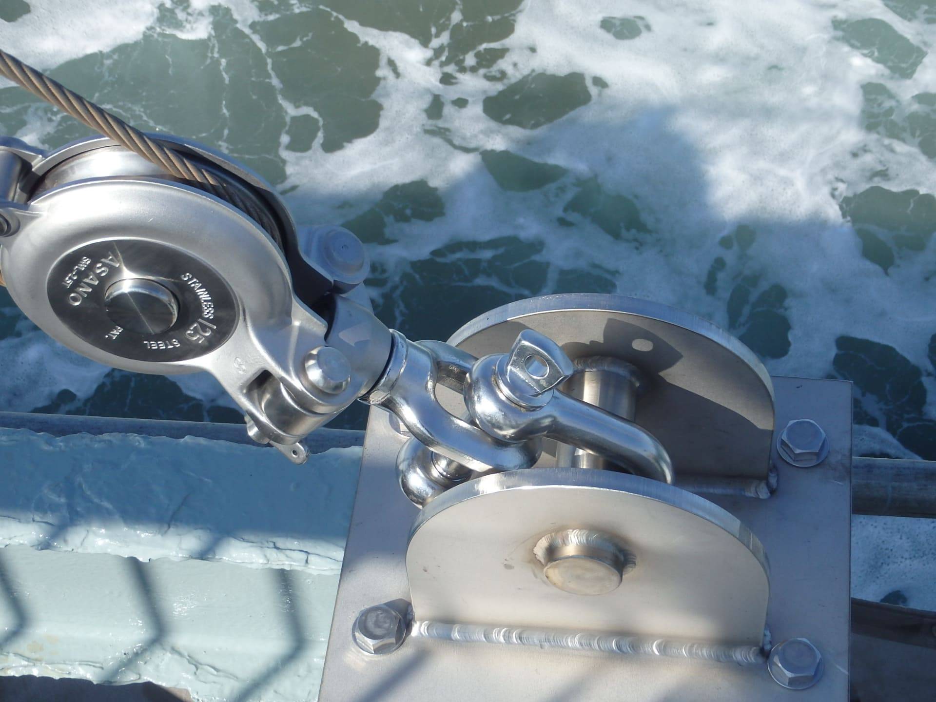 波崎海洋研究施設桟橋可動橋補修工事／国立研究開発法人 海上・港湾・航空技術研究所